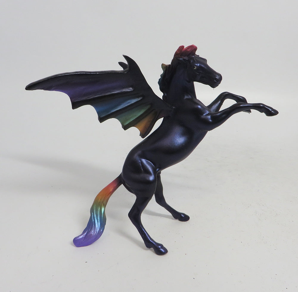 ENZO- OOAK REARING BAT CHIP DECORATOR MM 18