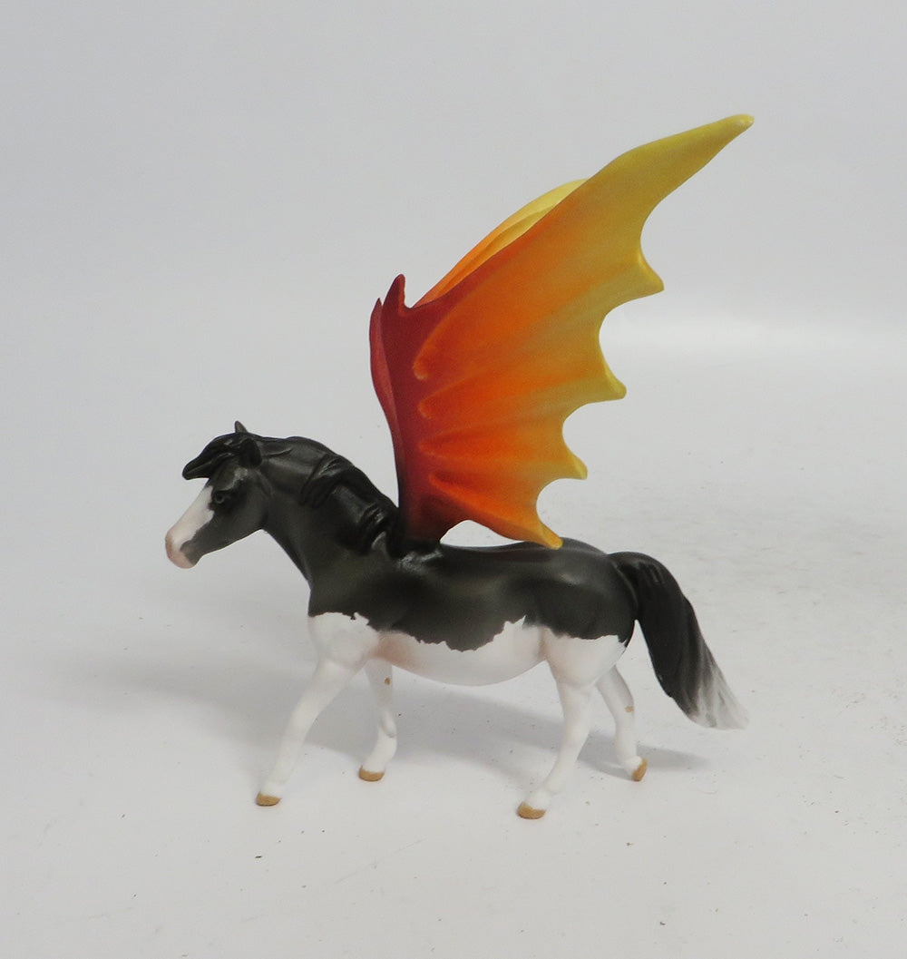 ALARIC- OOAK PONY BAT CHIP DECORATOR MM 18