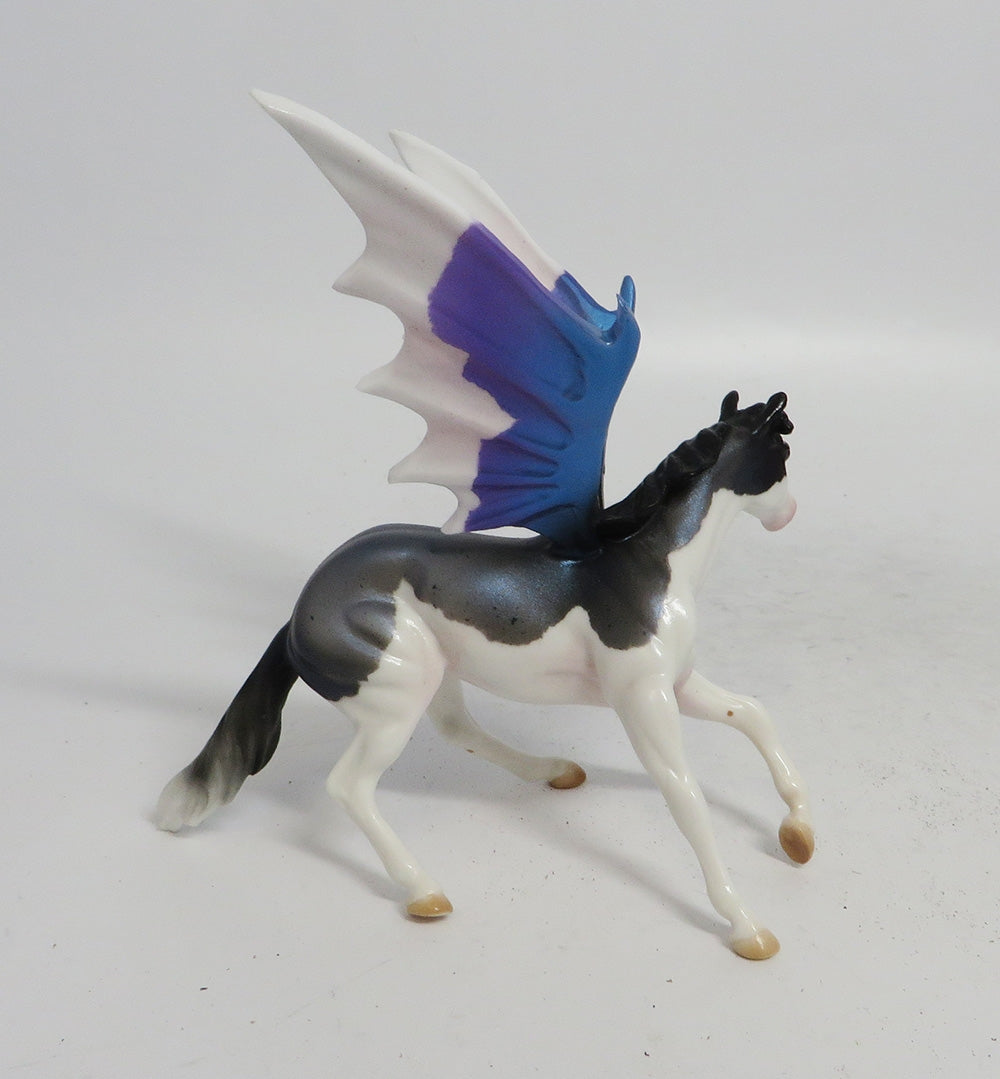 CAMILLE- OOAK CUTTER BAT CHIP DECORATOR MM 18