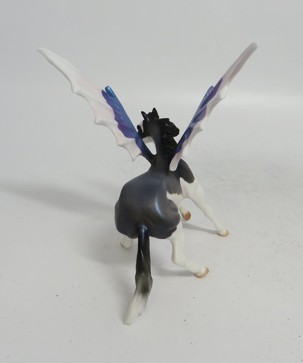 CAMILLE- OOAK CUTTER BAT CHIP DECORATOR MM 18