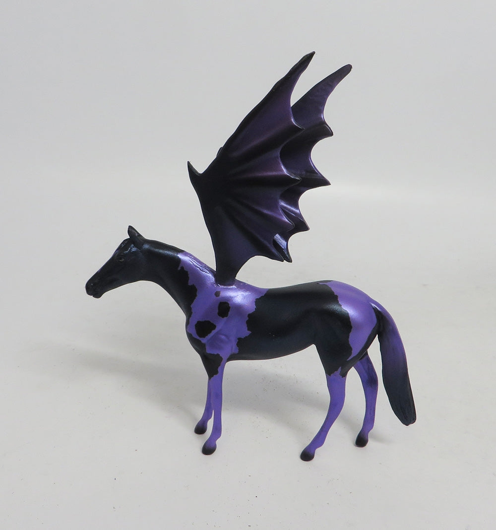 ABSINTHE- OOAK STOCK BAT CHIP DECORATOR MM 18