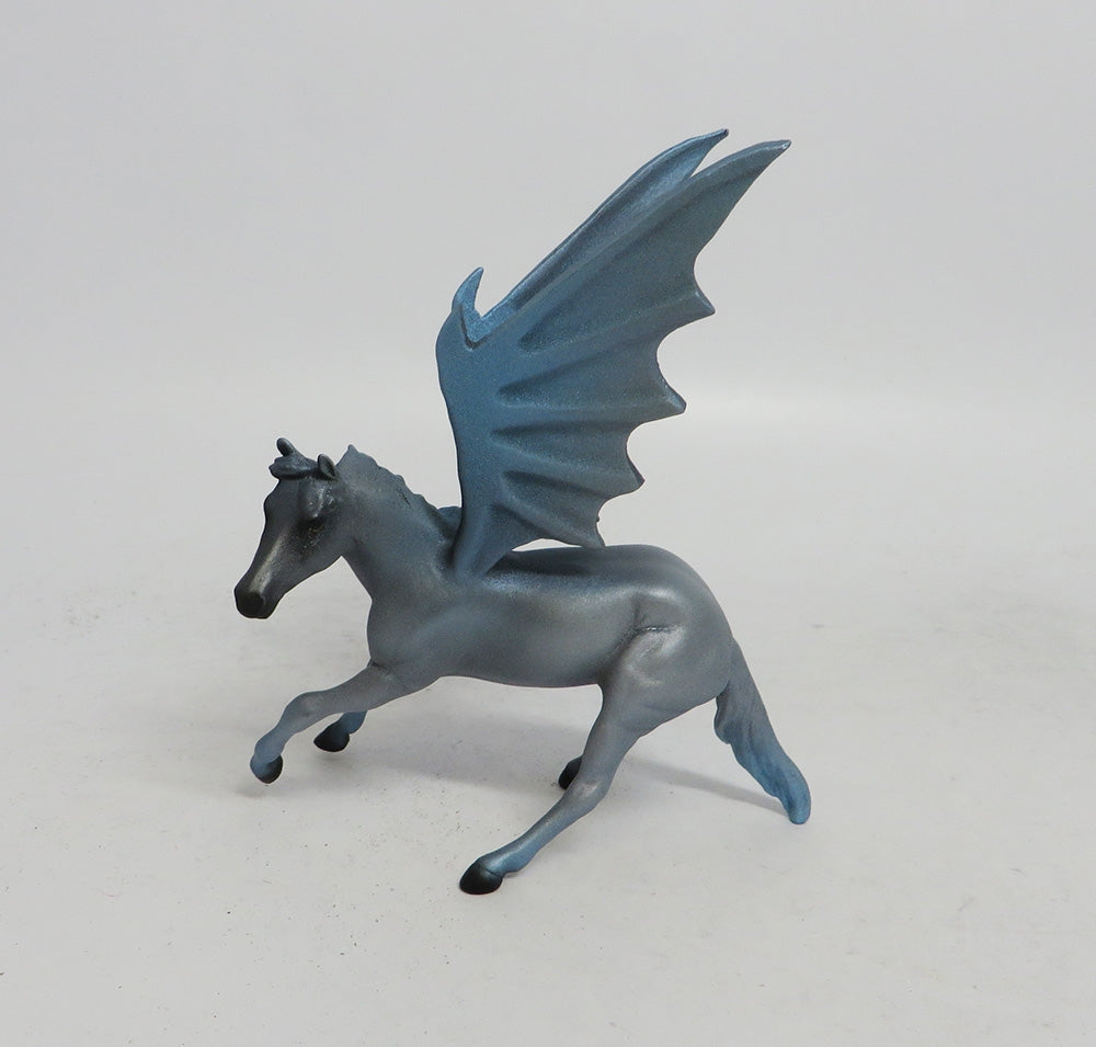 OPAL- OOAK CUTTER BAT CHIP DECORATOR BY SUE MARTIS MM 18