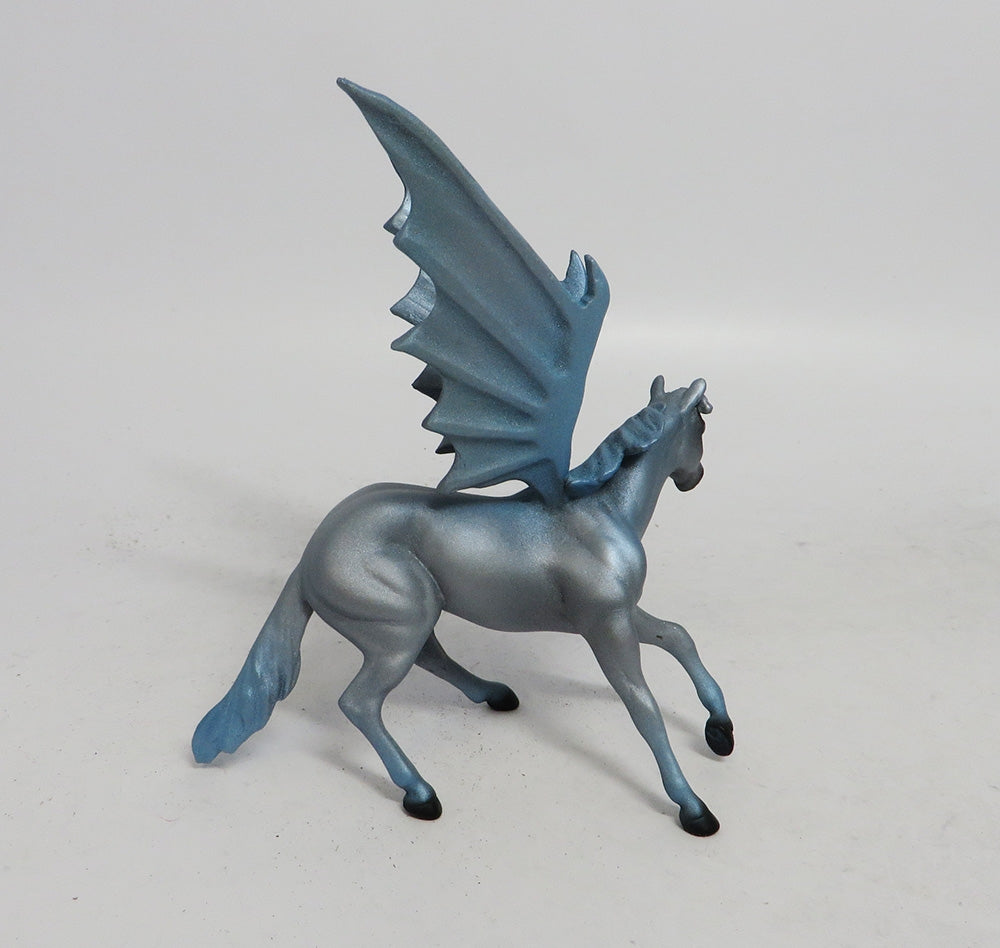 OPAL- OOAK CUTTER BAT CHIP DECORATOR BY SUE MARTIS MM 18