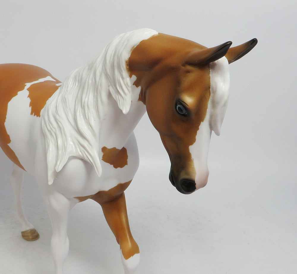 REAPER- LE-3 THOROUGHBRED PALMINO MODEL HORSE 2018