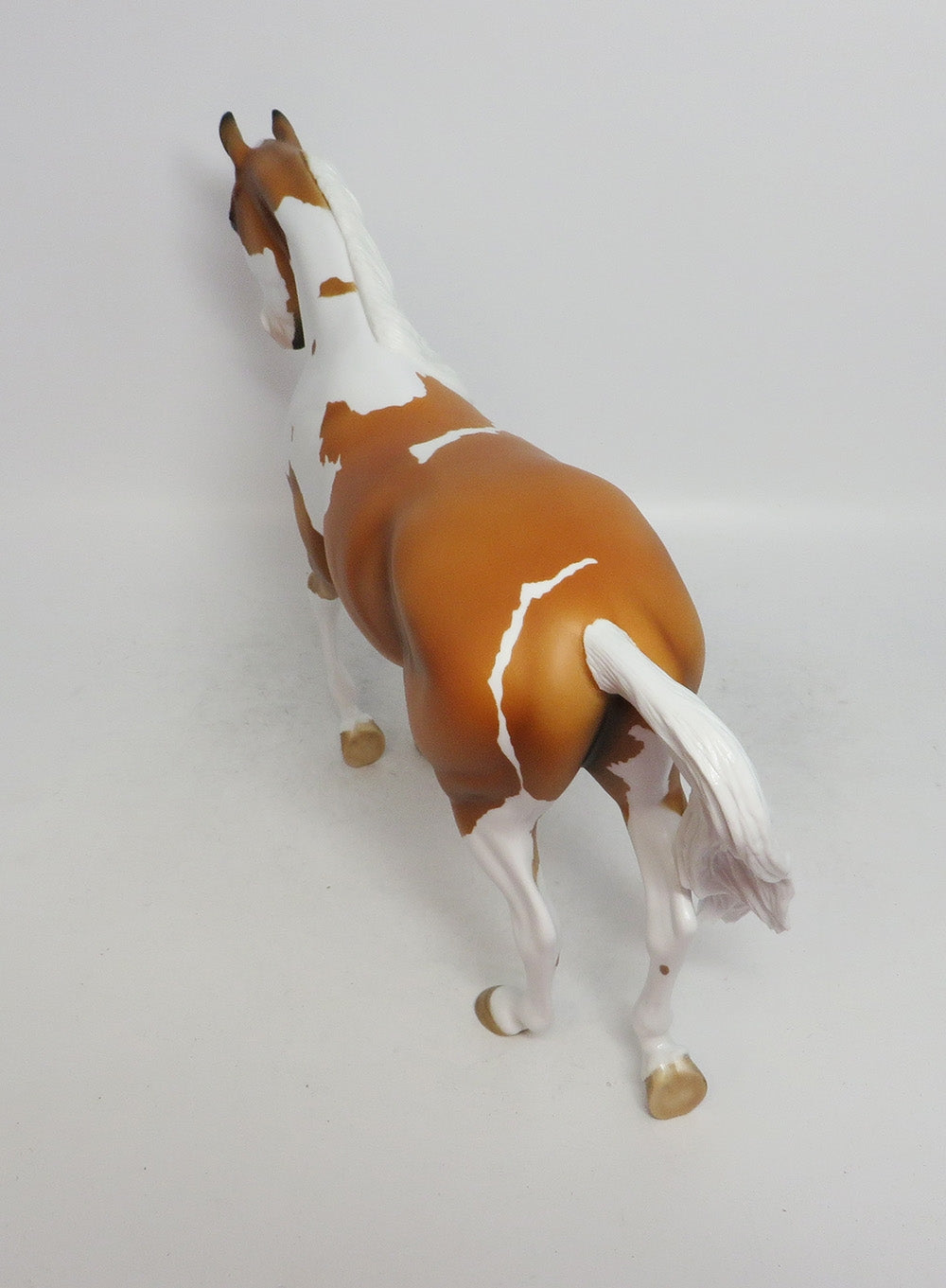 REAPER- LE-3 THOROUGHBRED PALMINO MODEL HORSE 2018