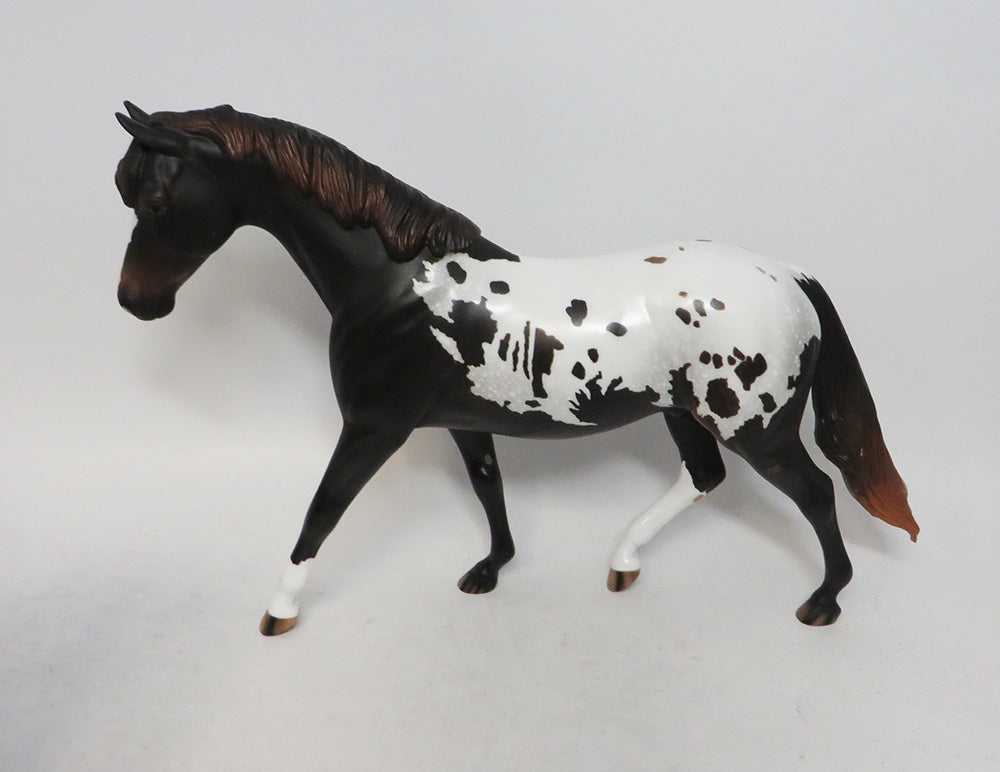 MAD HATTER- LE-4 BLACK PONY MODEL HORSE 2018