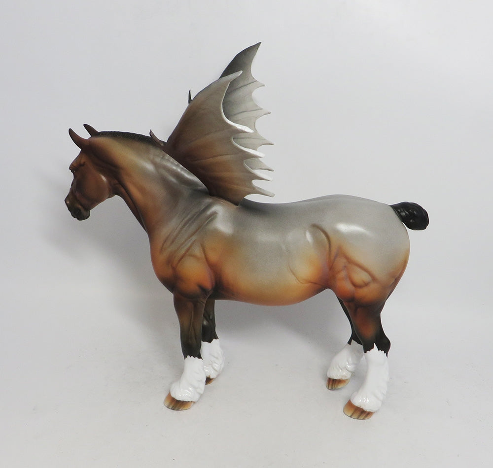 SABRINA- LE-5 BAT WINGED BUUNY MODEL HORSE 2018