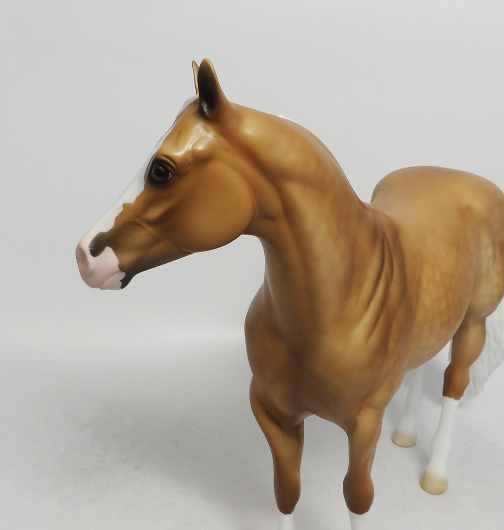 PETER PALOMINO- LE-15 MODEL HORSE 2018