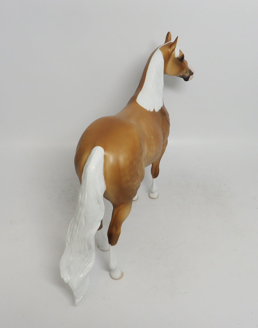 PETER PALOMINO- LE-15 MODEL HORSE 2018