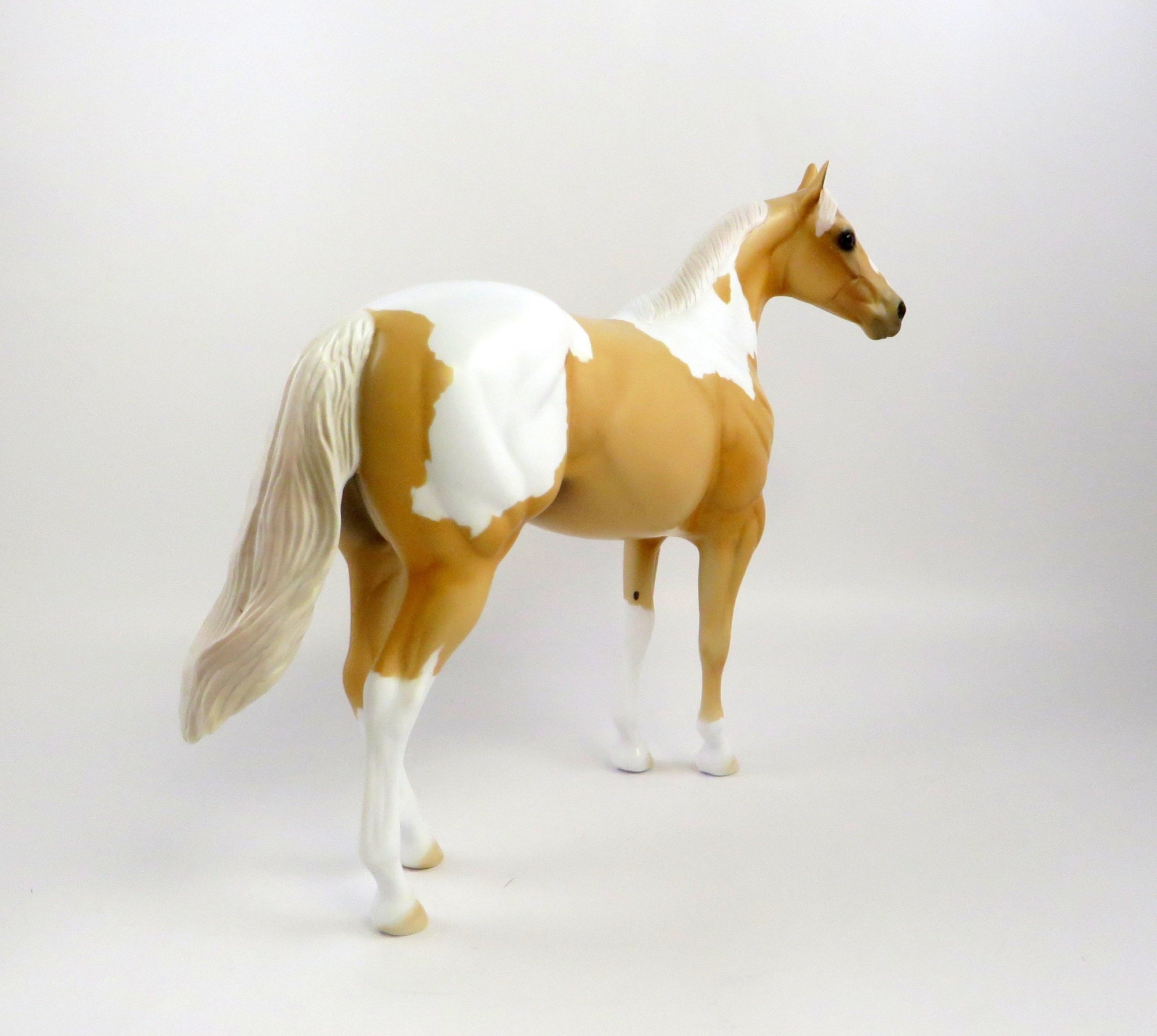 BRAVO -- OOAK -- PALOMINO PINTO ISH MODEL HORSE BY AMANDA HOSTETLER