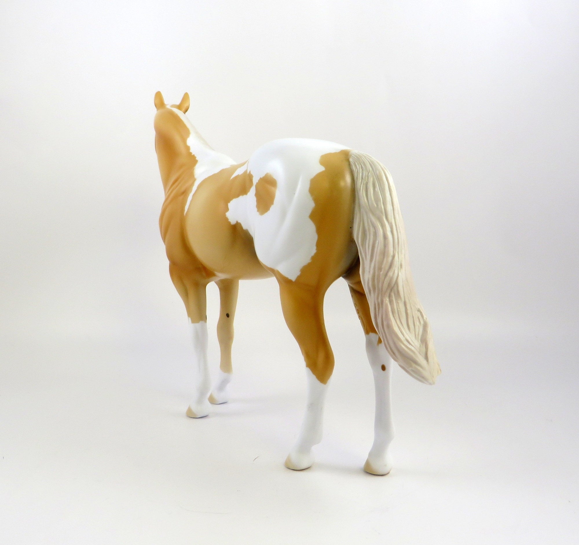 BRAVO -- OOAK -- PALOMINO PINTO ISH MODEL HORSE BY AMANDA HOSTETLER