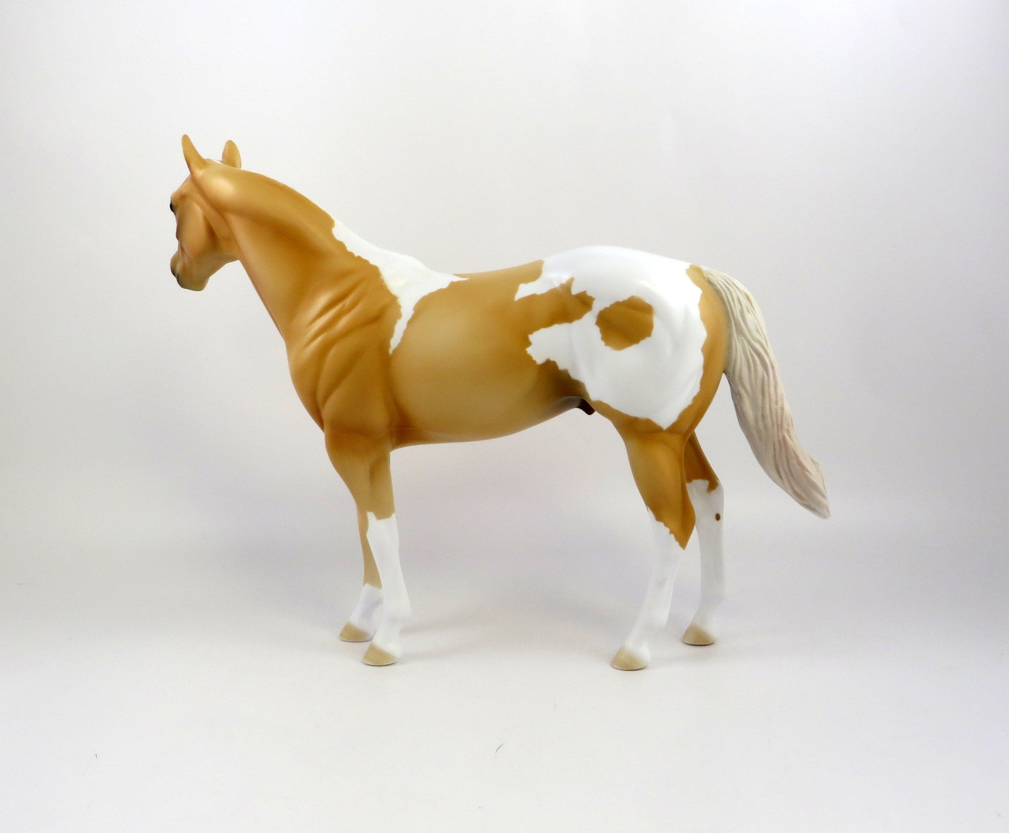 BRAVO -- OOAK -- PALOMINO PINTO ISH MODEL HORSE BY AMANDA HOSTETLER