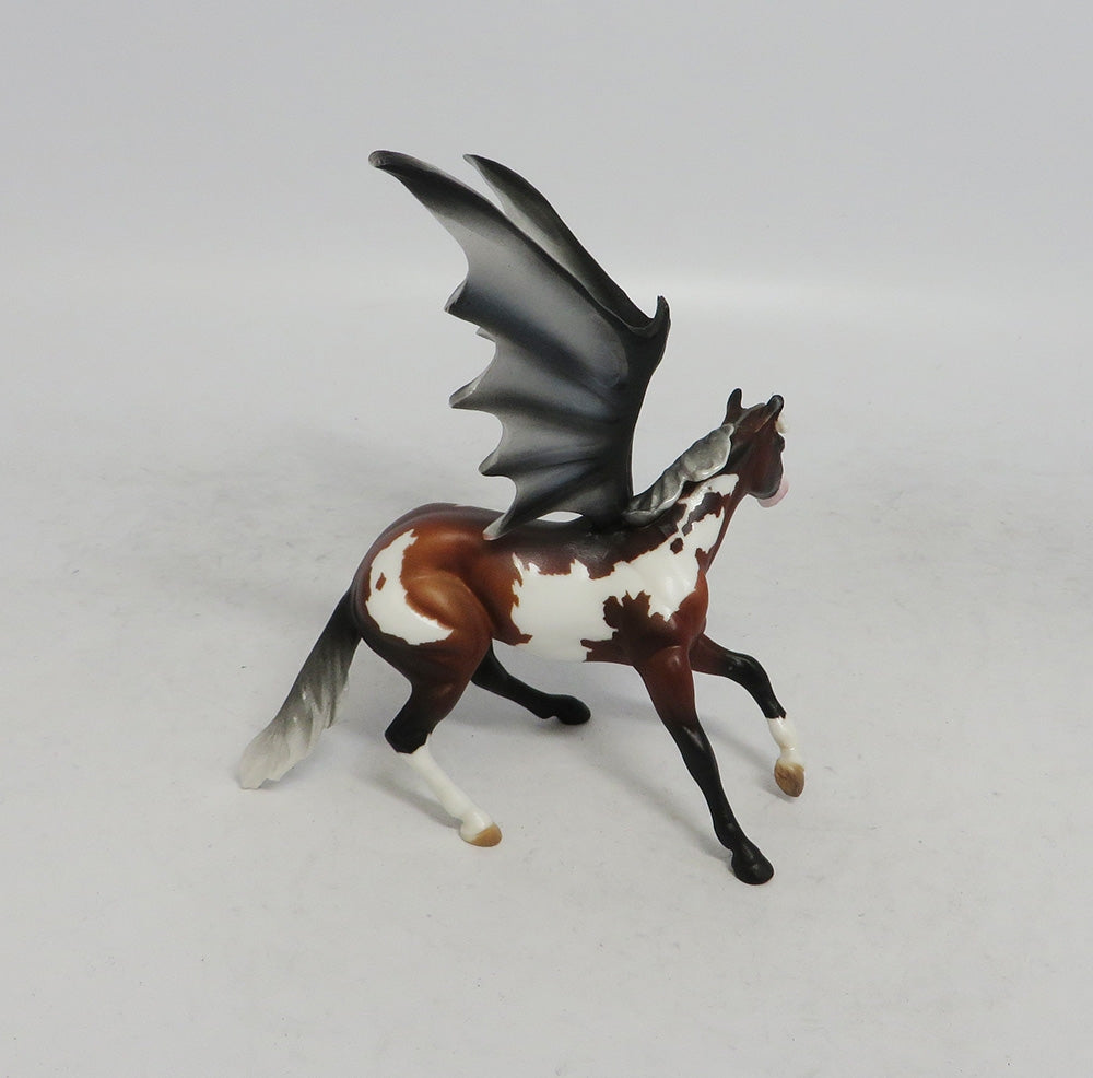 RAZOR- OOAK BAT CHIP CUTTER  DECORATOR MODEL HORSE 2018