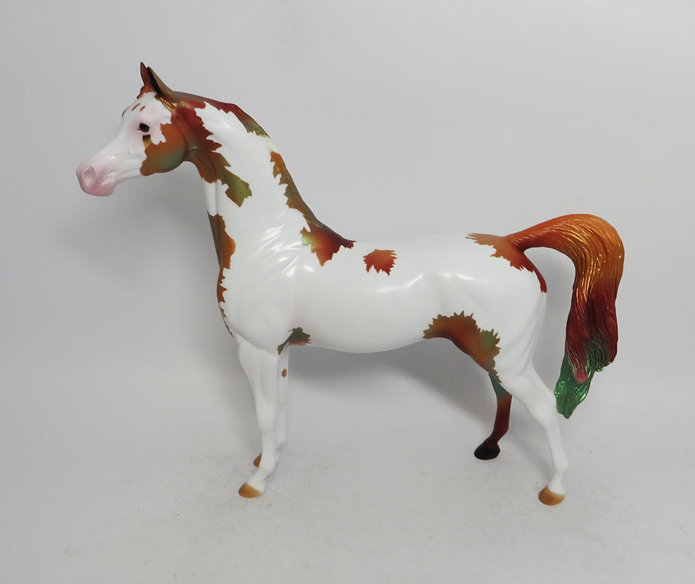 FALLING LEAVES- LE-8 FALL DECORATOR MODEL HORSE 2018