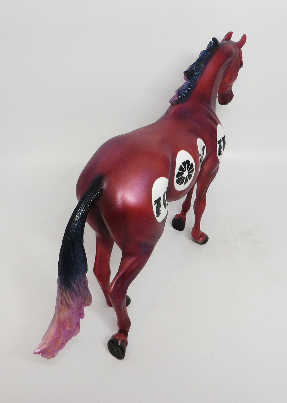 EASTER EGG- OAK HOILDAY DECORATOR WHS 2018