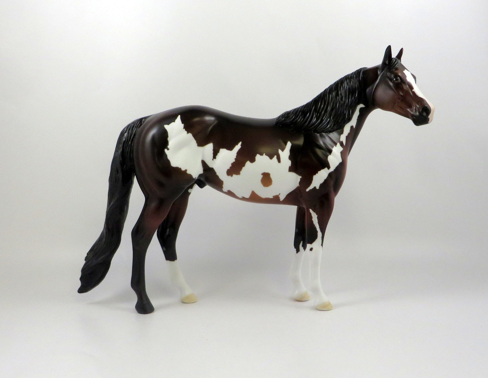 JULES-OOAK BAY PAINT ISH MODEL HORSE 7/22