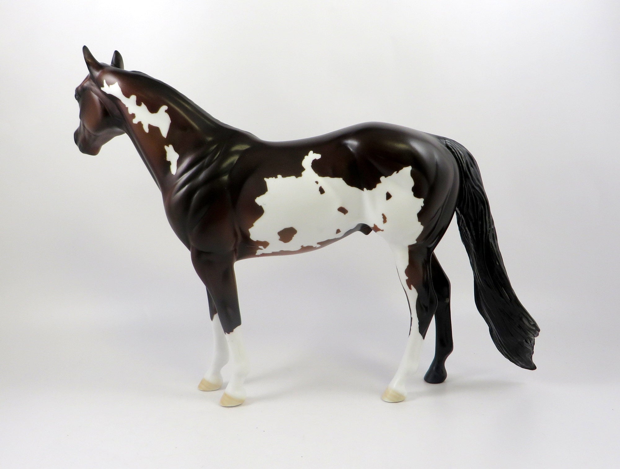 JULES-OOAK BAY PAINT ISH MODEL HORSE 7/22