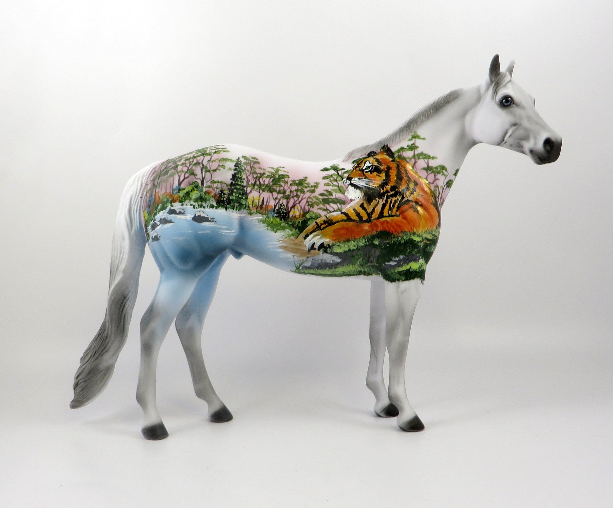 BENGALI-OOAK DECORATOR ISH MODEL HORSE 7/25/19