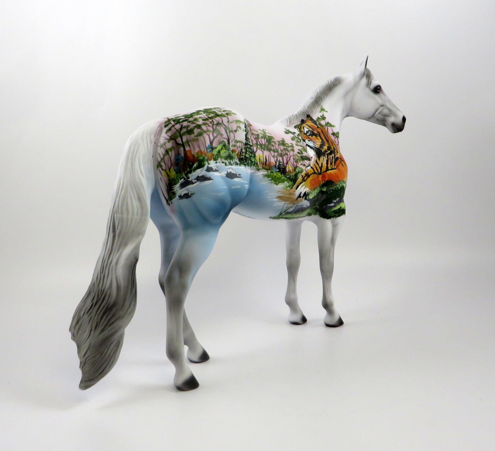 BENGALI-OOAK DECORATOR ISH MODEL HORSE 7/25/19