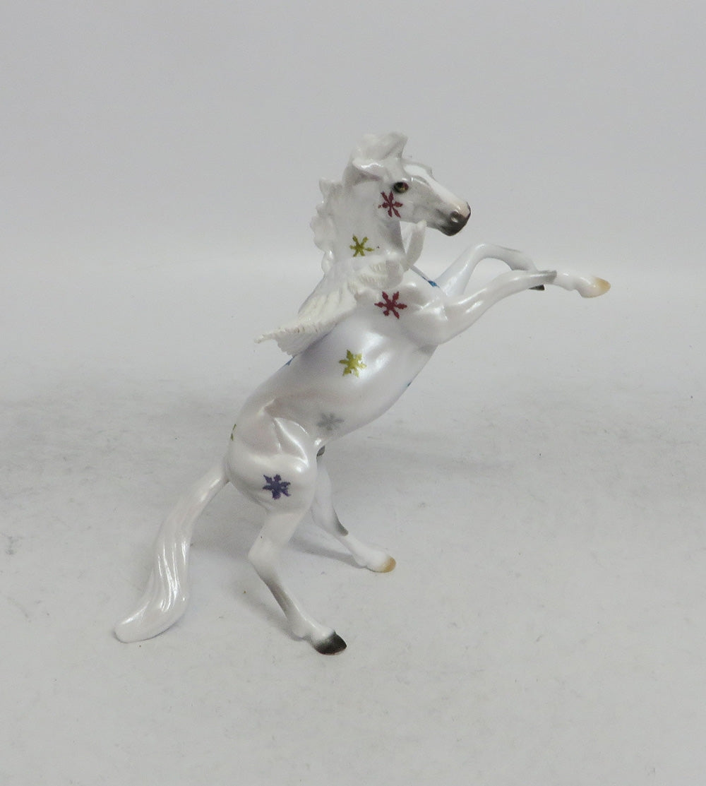 PERLA - OOAK WHITE RAINBOW DECORATOR FEATHER WING SNOWFLAKE CHIP