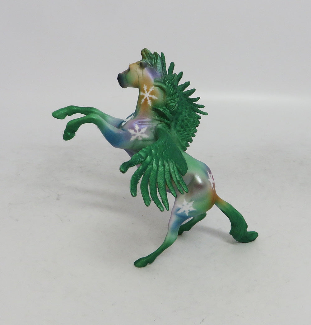 VERDE - OOAK GREEN RAINBOW DECORATOR FEATHER WING SNOWFLAKE CHIP