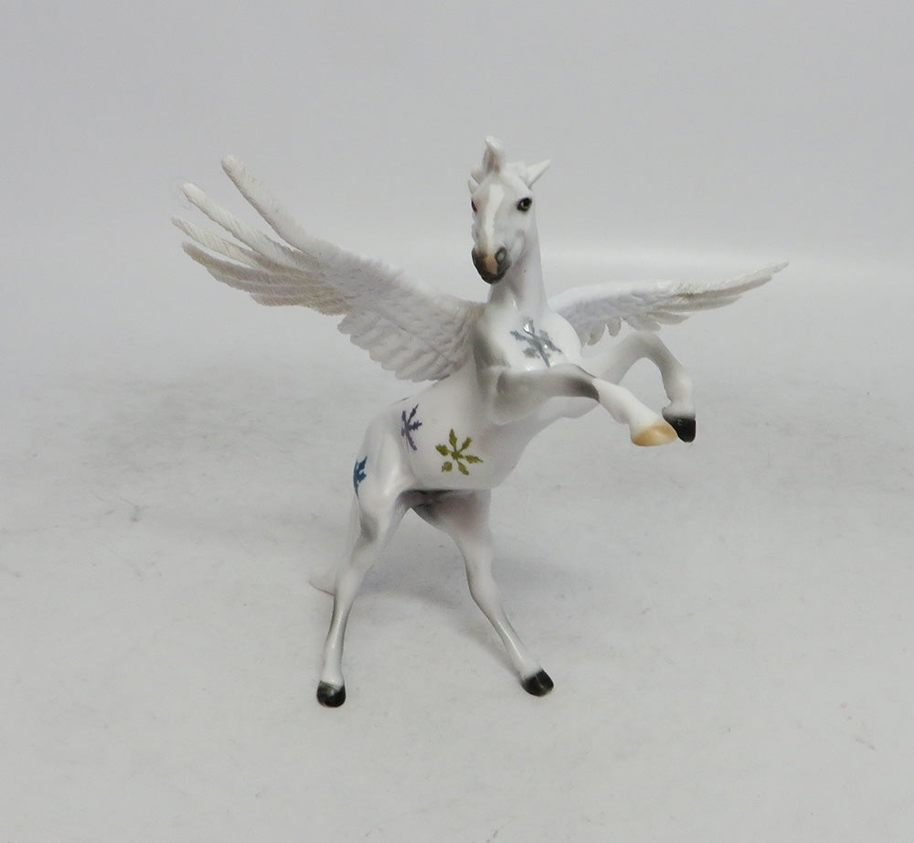 ARCOBALENO - OOAK WHITE RAINBOW DECORATOR FEATHER WING SNOWFLAKE CHIP