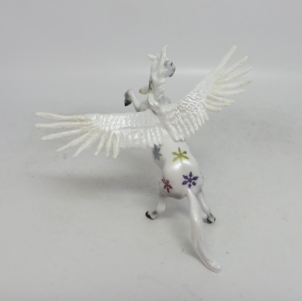 ARCOBALENO - OOAK WHITE RAINBOW DECORATOR FEATHER WING SNOWFLAKE CHIP