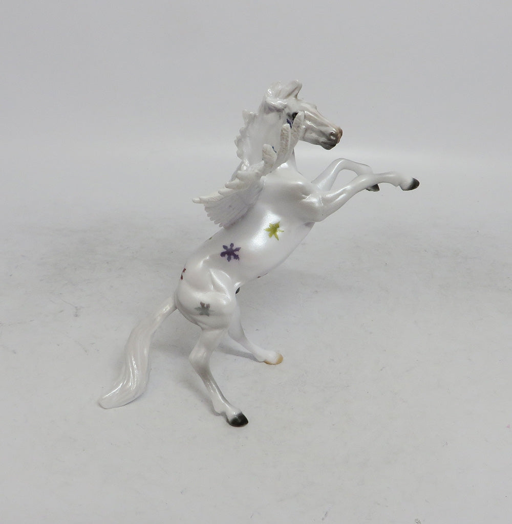 PERLE - OOAK WHITE RAINBOW DECORATOR FEATHER WING SNOWFLAKE CHIP