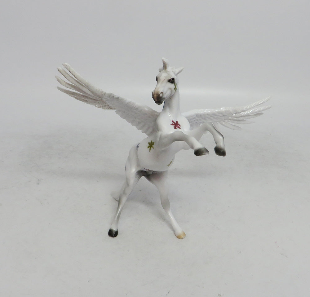 PERLE - OOAK WHITE RAINBOW DECORATOR FEATHER WING SNOWFLAKE CHIP