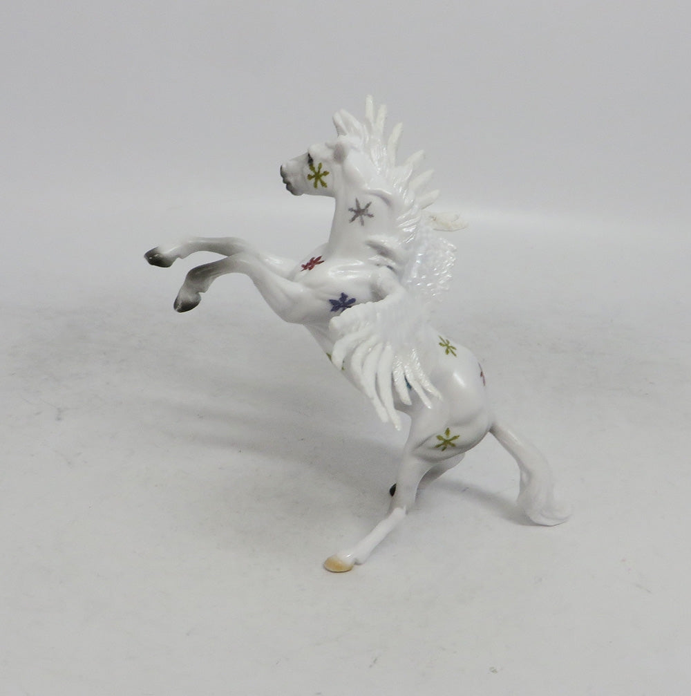 PERLE - OOAK WHITE RAINBOW DECORATOR FEATHER WING SNOWFLAKE CHIP