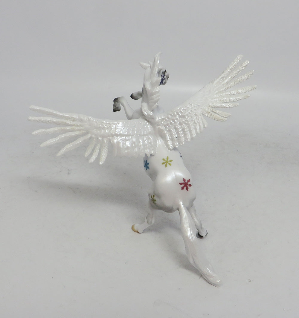 PERLE - OOAK WHITE RAINBOW DECORATOR FEATHER WING SNOWFLAKE CHIP