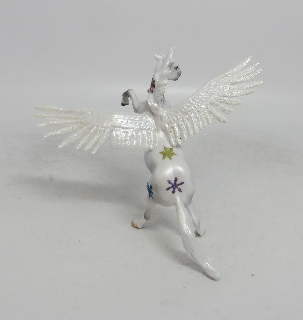 BLANC - OOAK WHITE RAINBOW DECORATOR FEATHER WING SNOWFLAKE CHIP