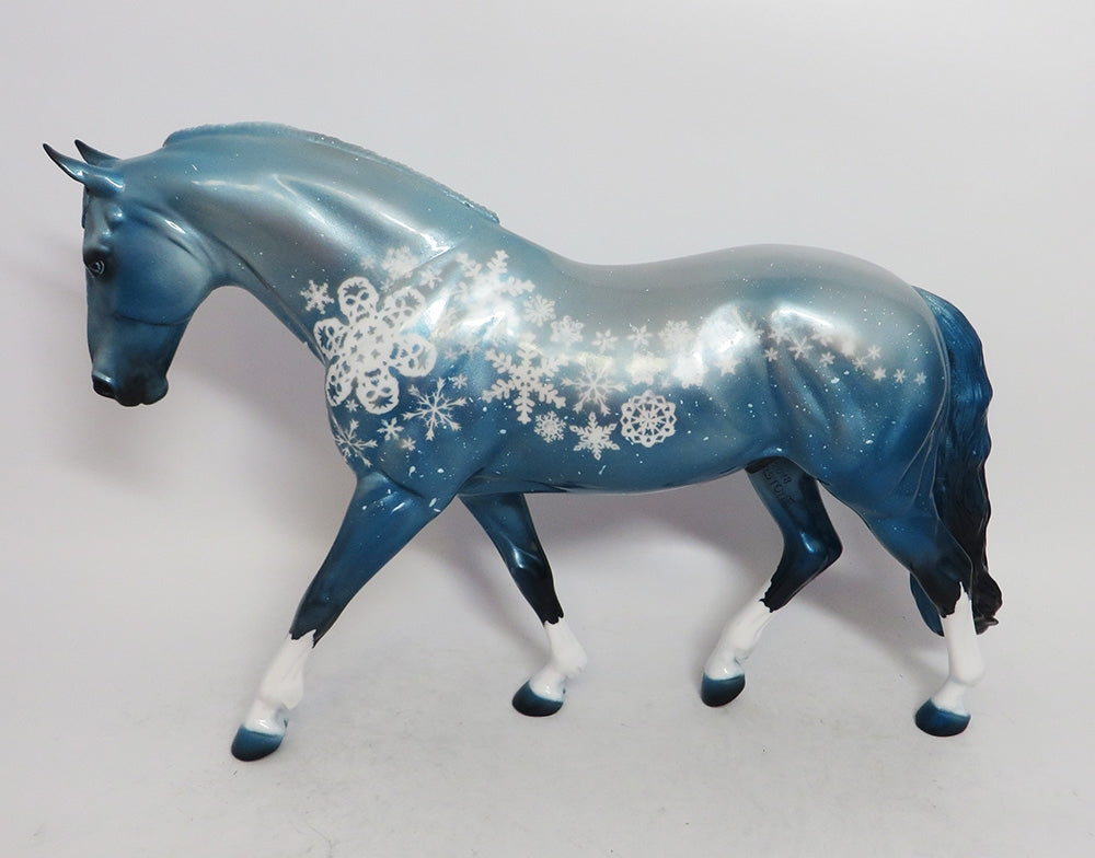 NA&#39;VI - OOAK BLUE SNOWFLAKE DECORATOR IRISH DRAFT