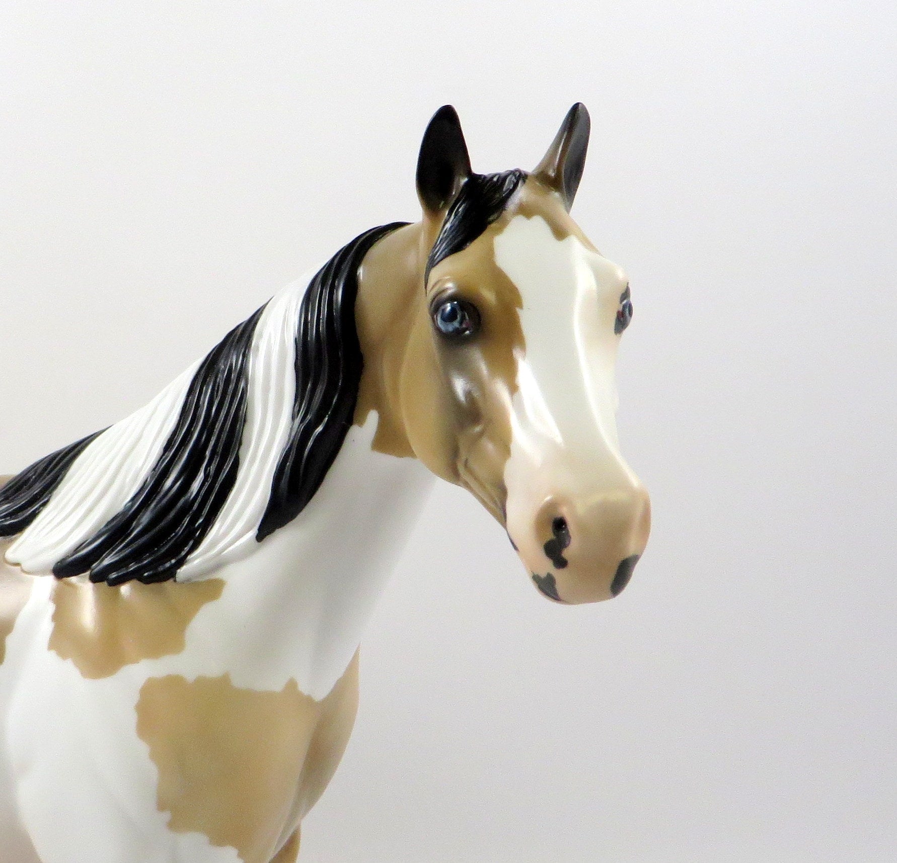 FALLING LEAVES-OOAK LIGHT BUCKSKIN PAINT ISH MODEL HORSE 7/24/19