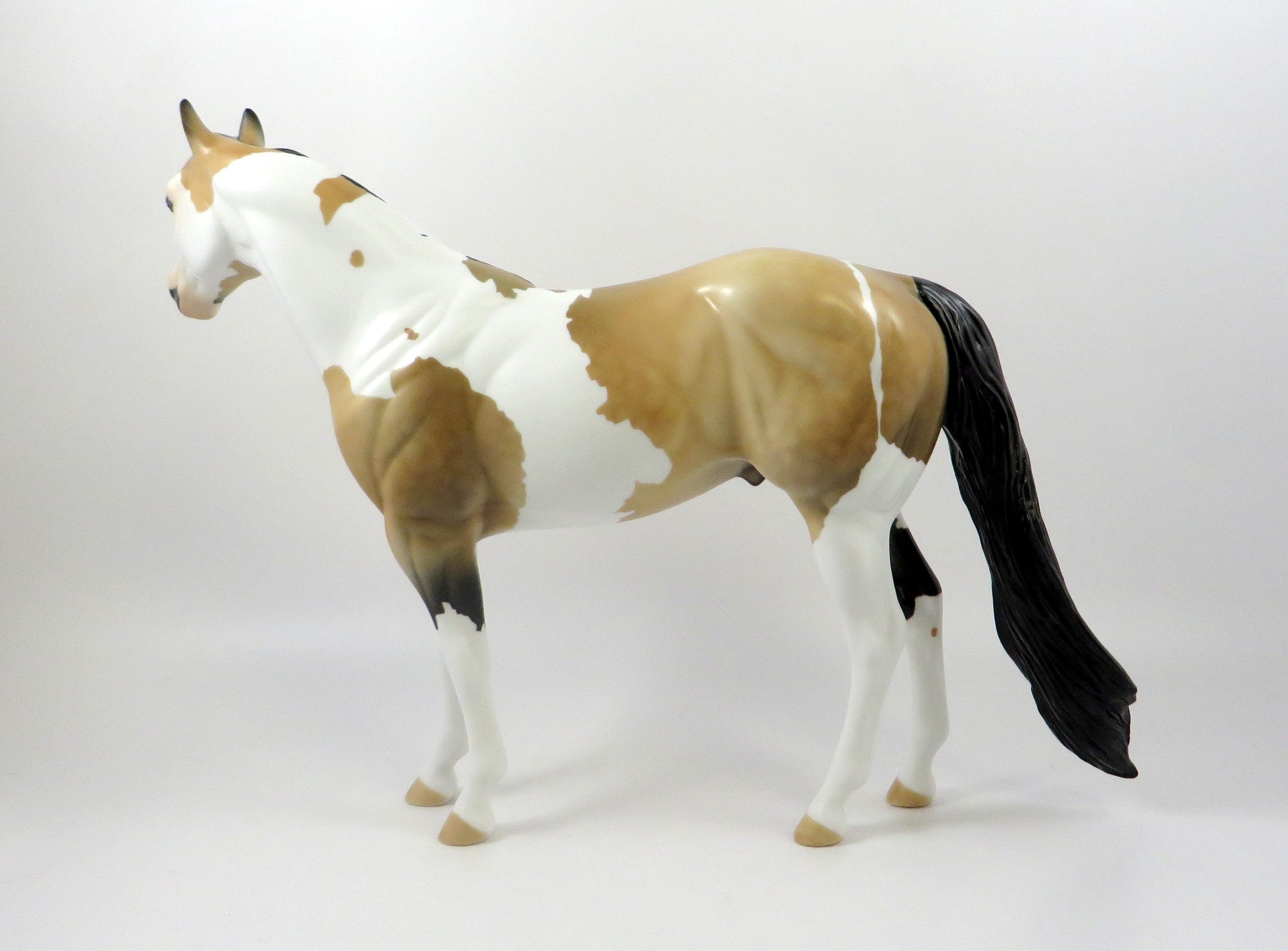 FALLING LEAVES-OOAK LIGHT BUCKSKIN PAINT ISH MODEL HORSE 7/24/19