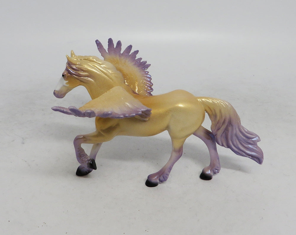 LUCIOUS - OOAK FRESIAN PEGA CHIP DECORATOR WHS 2018