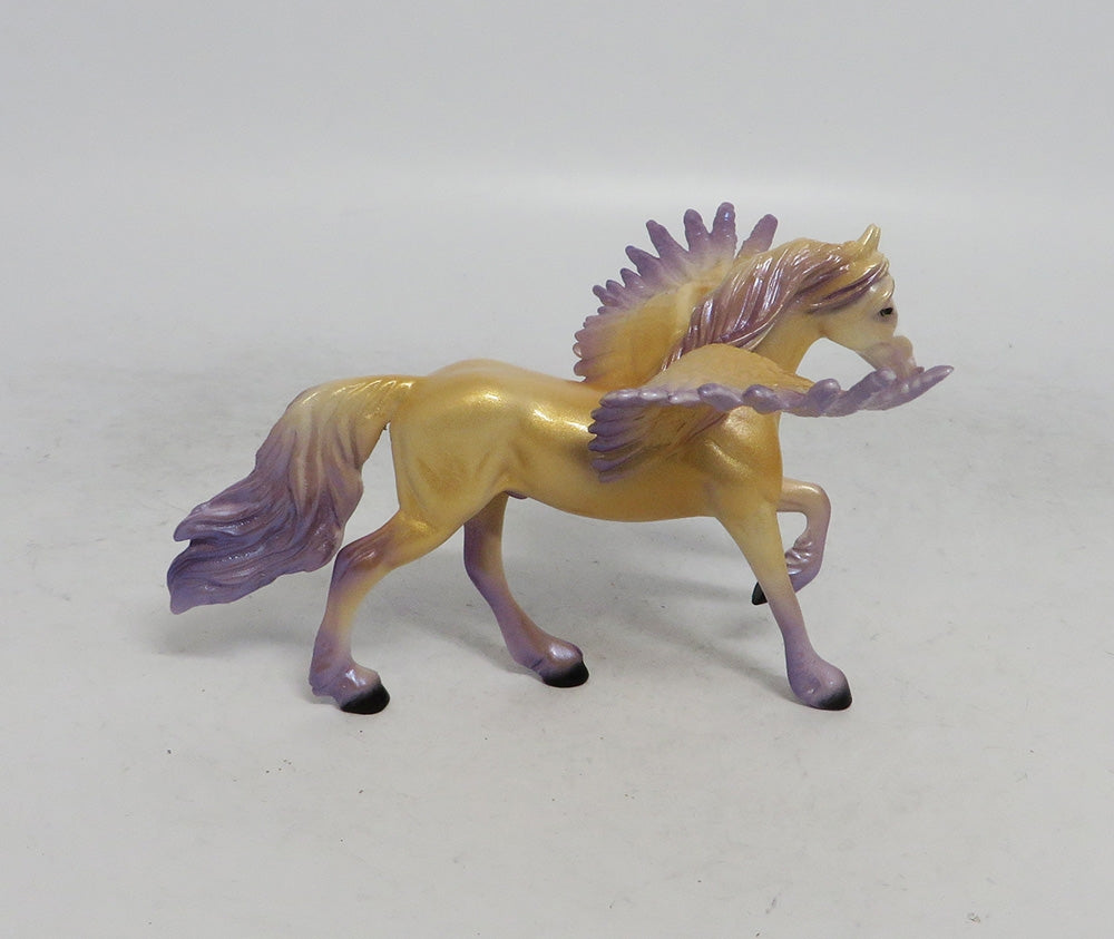 LUCIOUS - OOAK FRESIAN PEGA CHIP DECORATOR WHS 2018