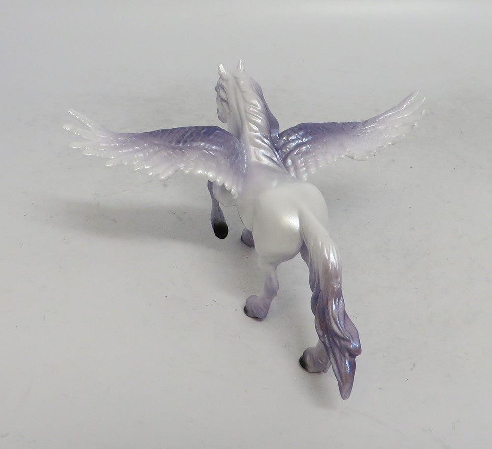 POWDER - OOAK FRESIAN PEGA CHIP DECORATOR WHS 2018