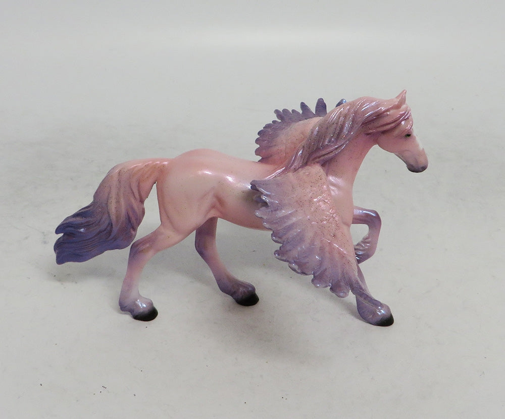 YULE - OOAK FRESIAN PEGA CHIP DECORATOR WHS 2018