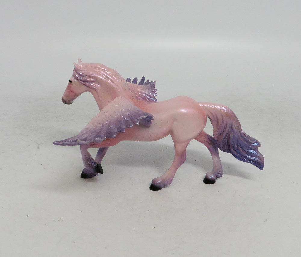 YULE - OOAK FRESIAN PEGA CHIP DECORATOR WHS 2018