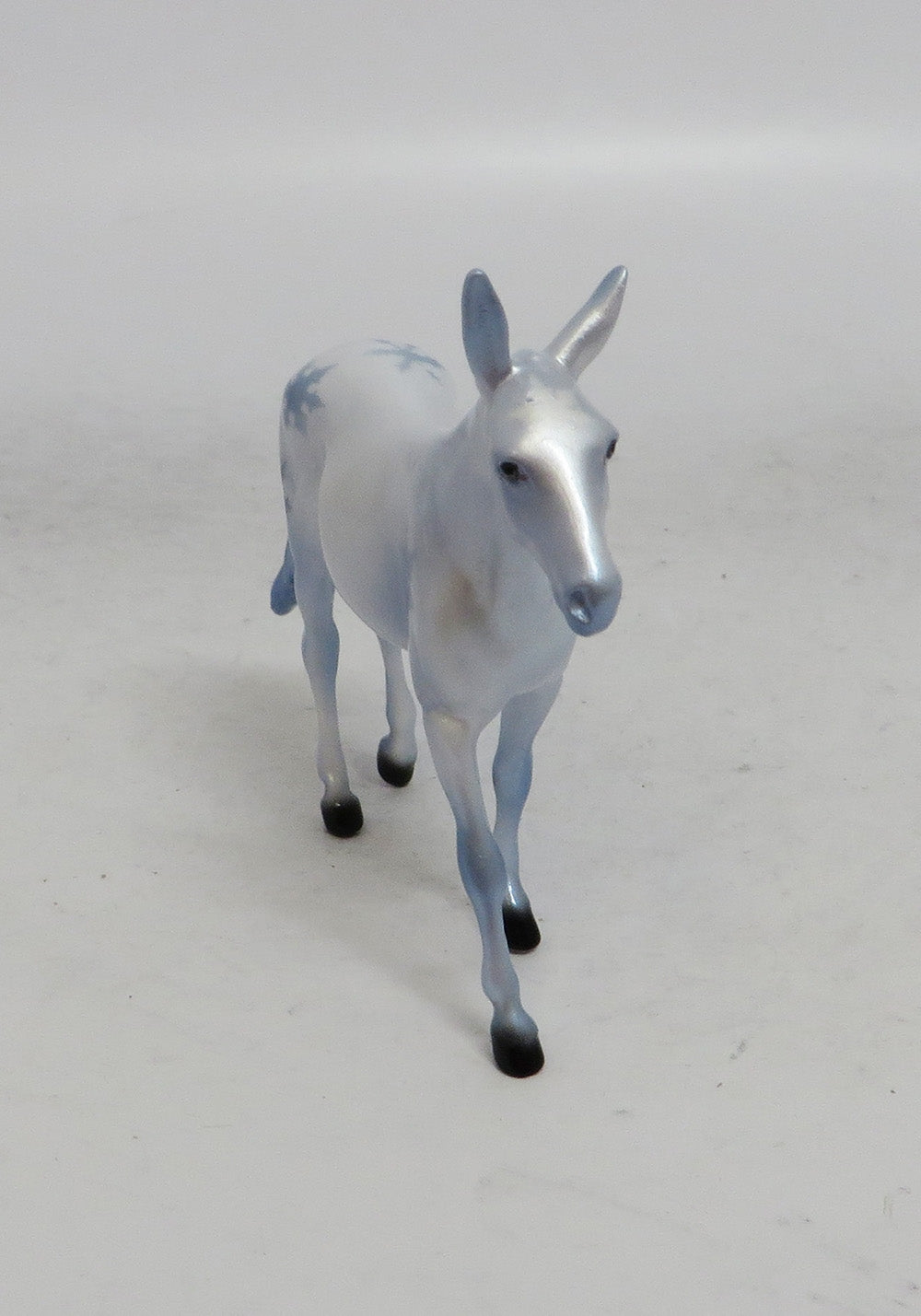 WINTER  - OOAK CHIP CHRISTMAS DECORATOR WHS 2018