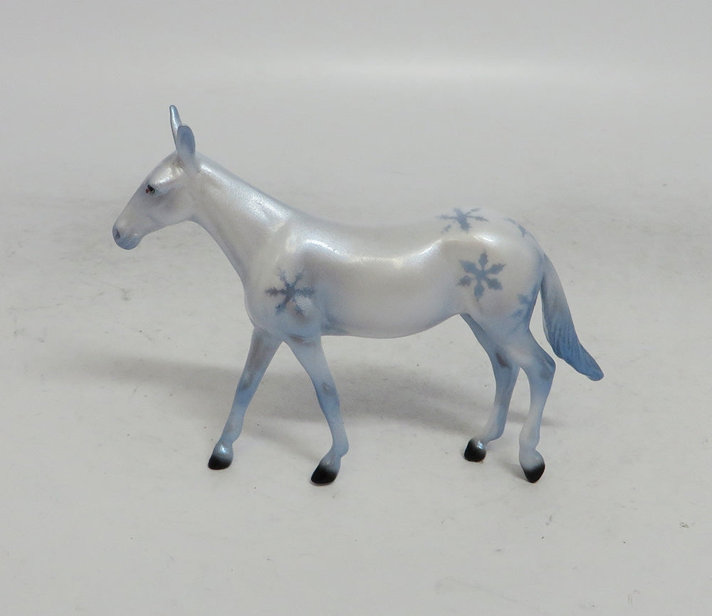 WINTER  - OOAK CHIP CHRISTMAS DECORATOR WHS 2018