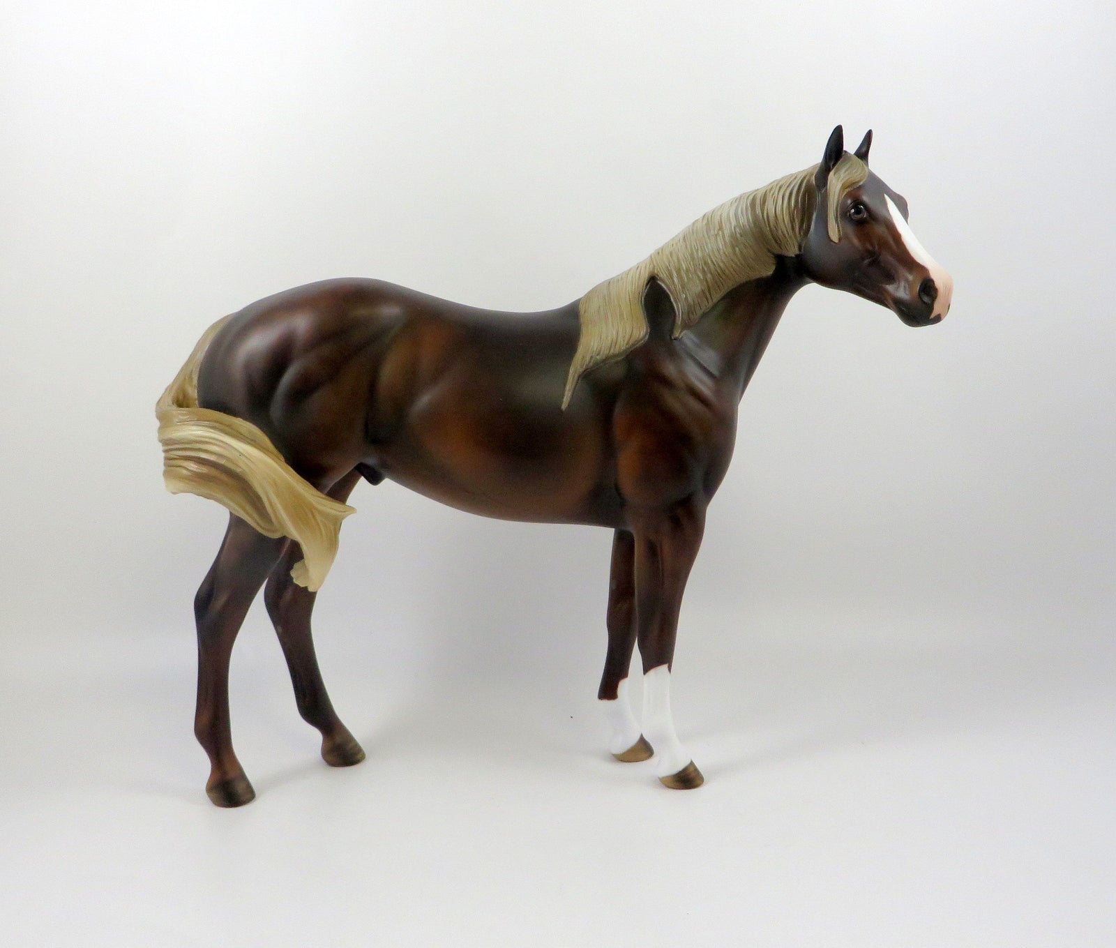 FIGURE EIGHT-OOAK LIVER CHESTNUT ISH MODEL HORSE 7/25/19