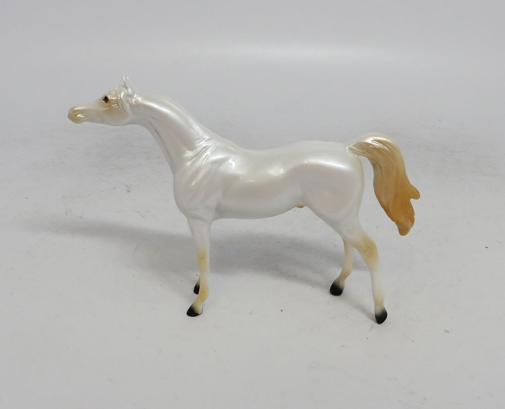 FRUITCAKE - OOAK ARABIAN  CHIP CHRISTMAS DECORATOR WHS 2018