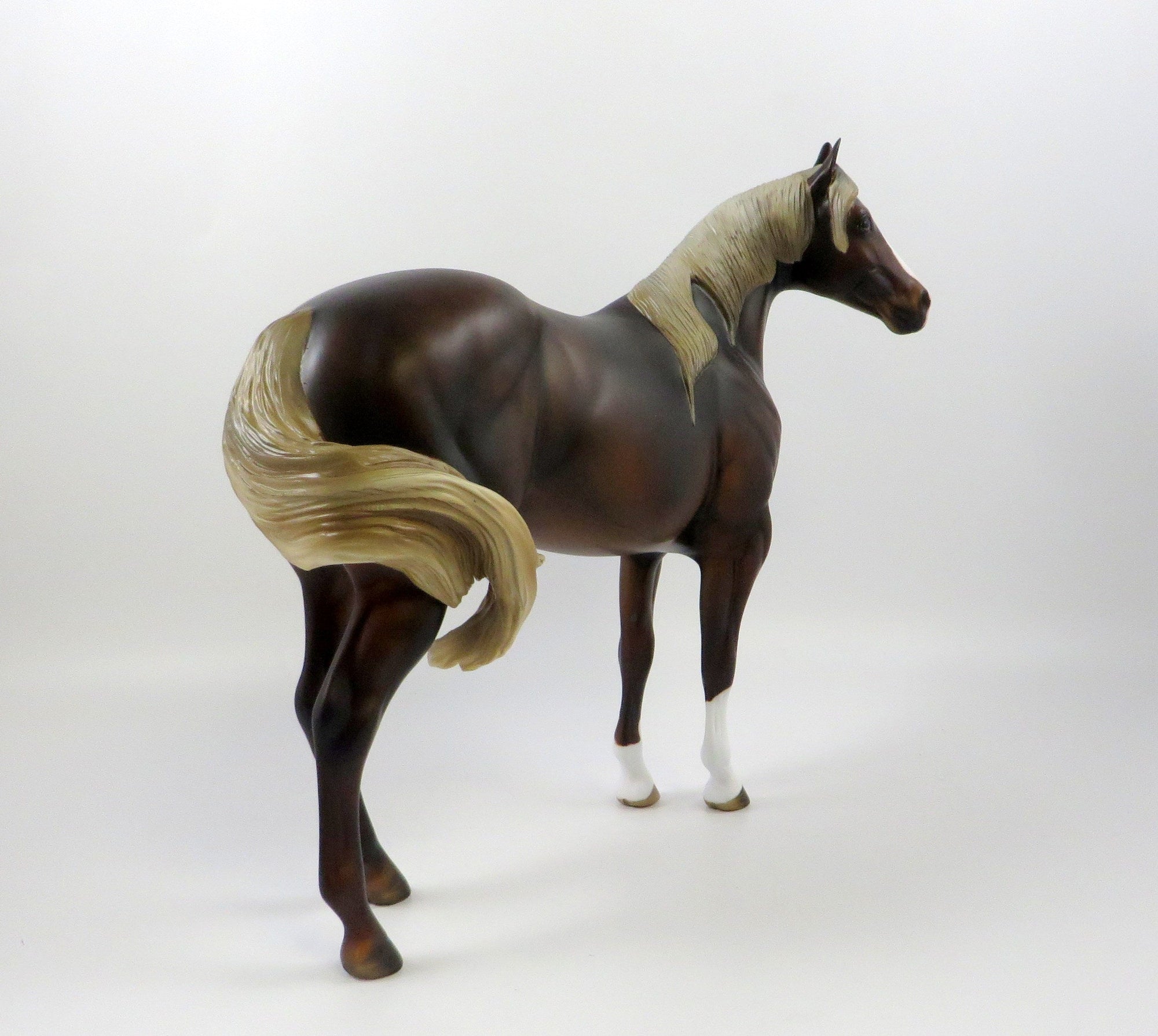 FIGURE EIGHT-OOAK LIVER CHESTNUT ISH MODEL HORSE 7/25/19