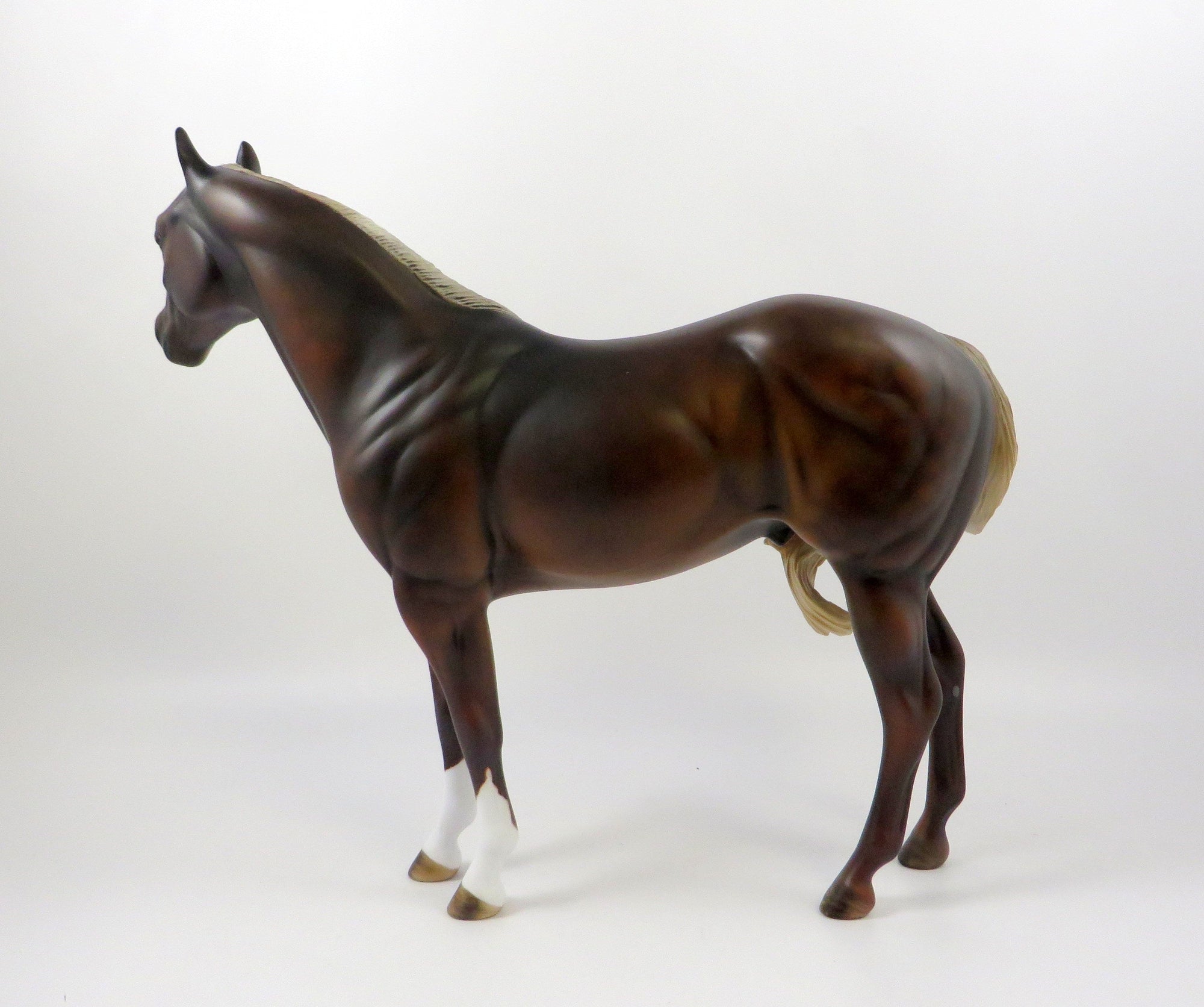 FIGURE EIGHT-OOAK LIVER CHESTNUT ISH MODEL HORSE 7/25/19