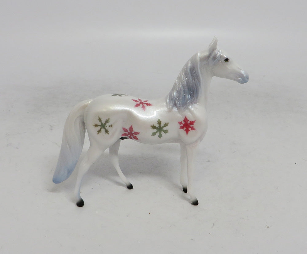 FLURRY  - OOAK CHIP CHRISTMAS DECORATOR WHS 2018