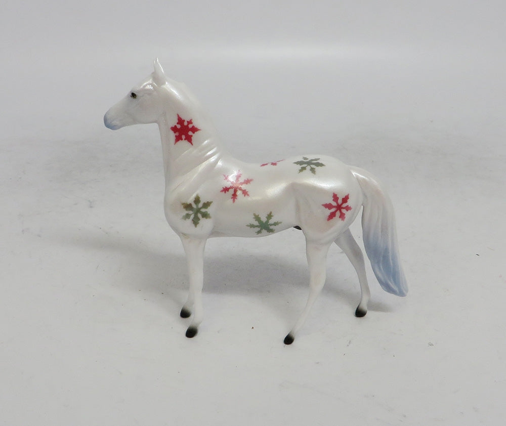 FLURRY  - OOAK CHIP CHRISTMAS DECORATOR WHS 2018