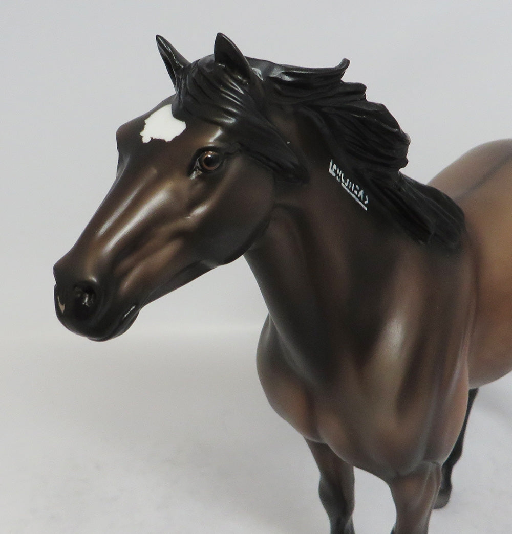 INOLA - LE25 GRULLA MUSTANG MODEL HORSE SHCF2018