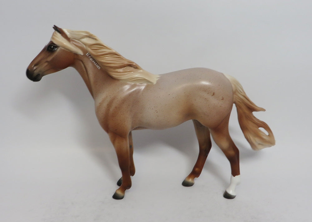 NOVA - LE25 STRAWBERRY ROAN MUSTANG MODEL HORSE SHCF2018